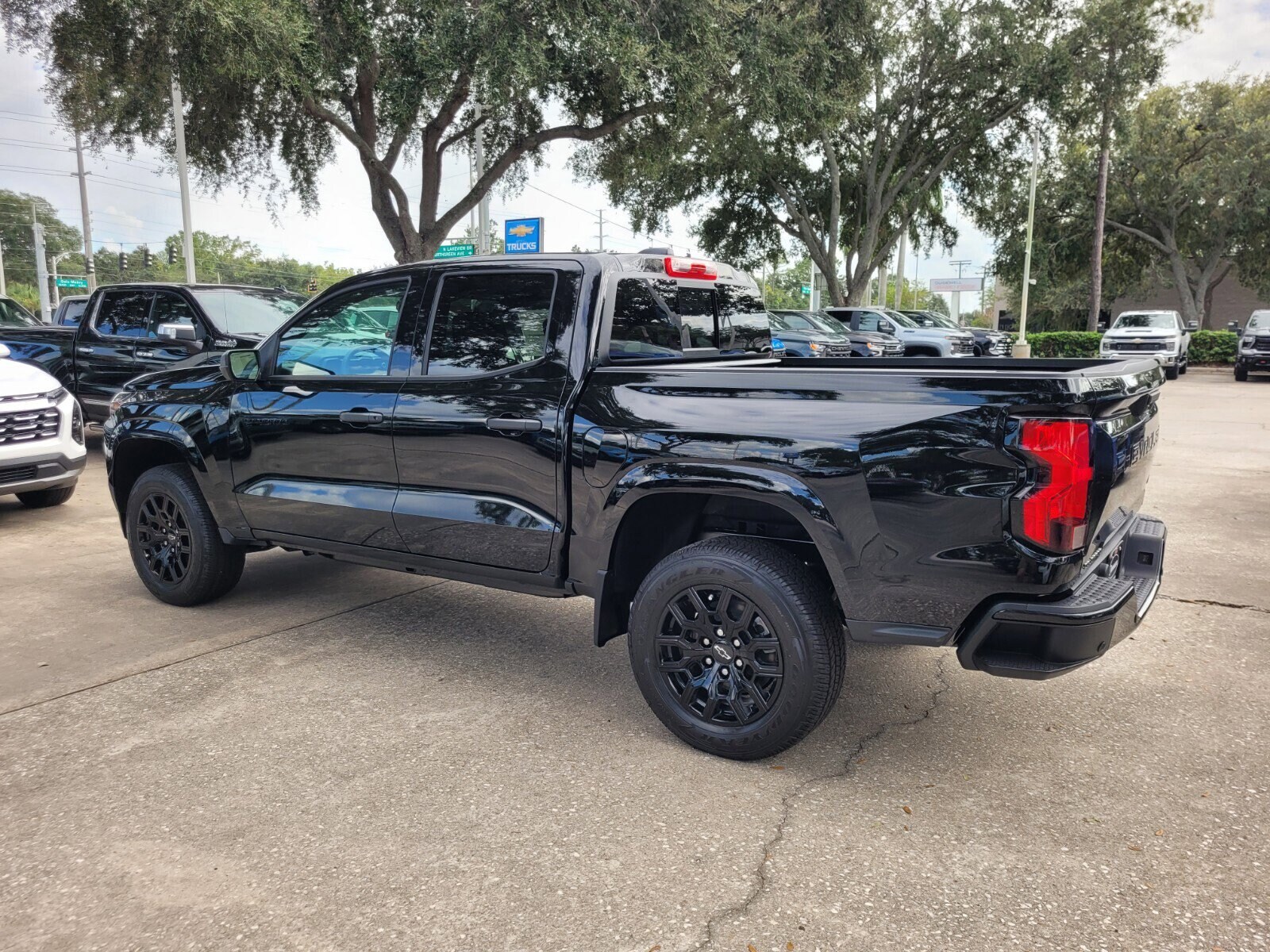 2026 Chevrolet Colorado Work Truck - Photo 6