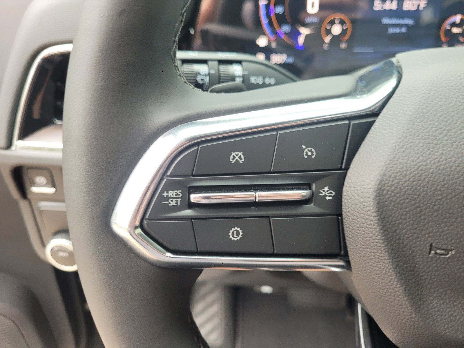 2025 Chevrolet Suburban Premier - Photo 31