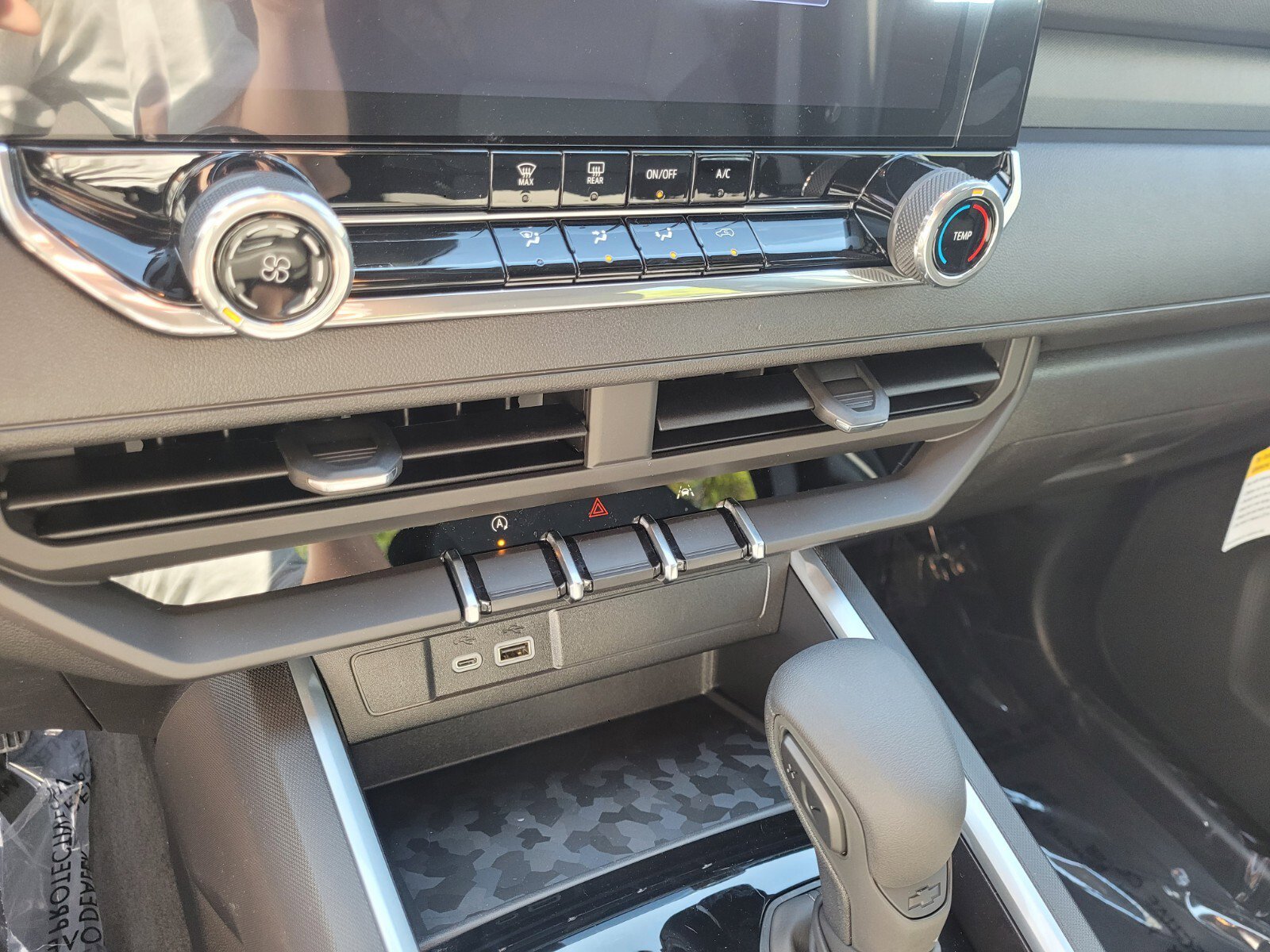 2025 Chevrolet Colorado Work Truck - Photo 30