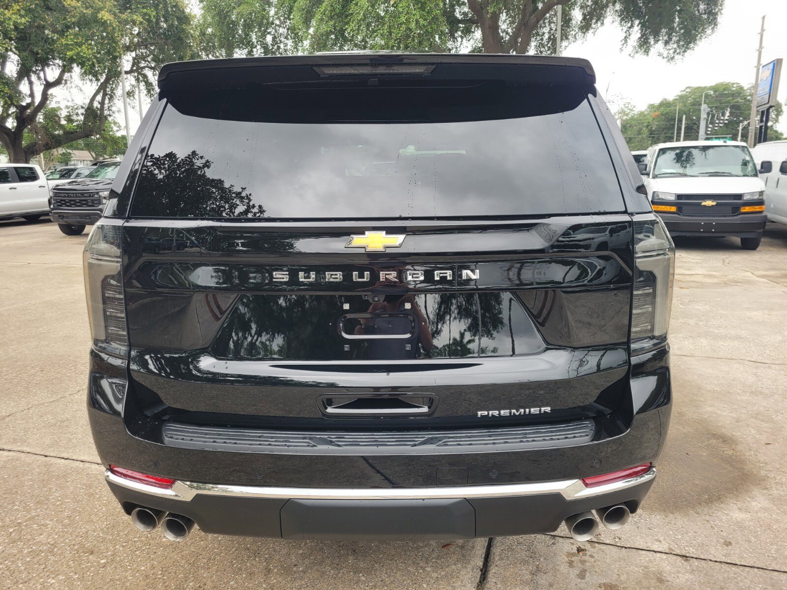 2025 Chevrolet Suburban Premier - Photo 7