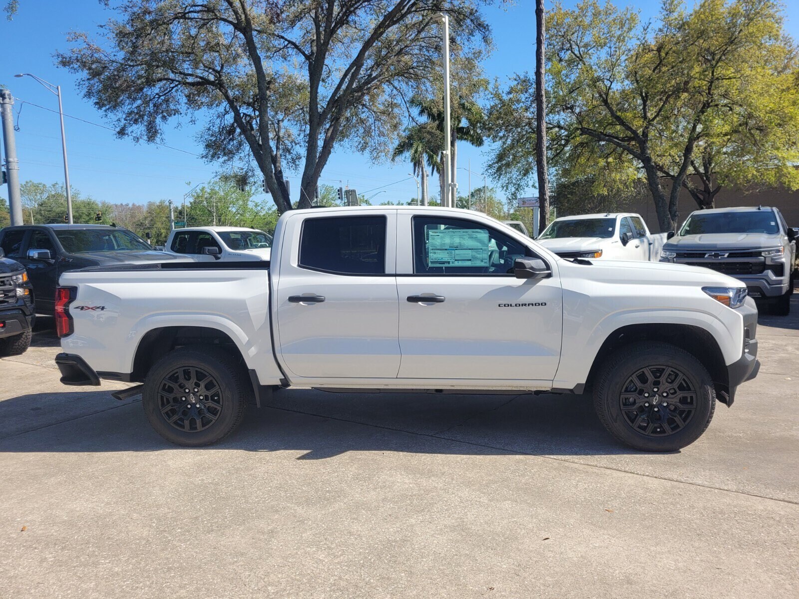 2025 Chevrolet Colorado Work Truck - Photo 9