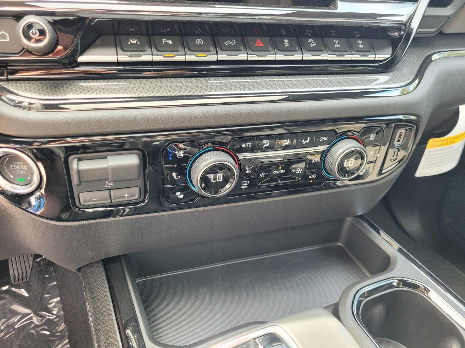2025 Chevrolet Silverado 1500 ZR2 - Photo 33