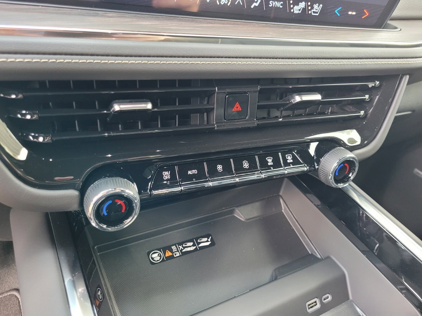 2025 Chevrolet Tahoe Premier - Photo 29