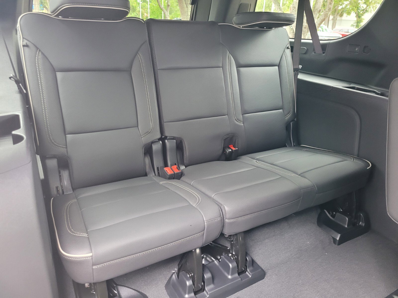 2025 Chevrolet Suburban Premier - Photo 15