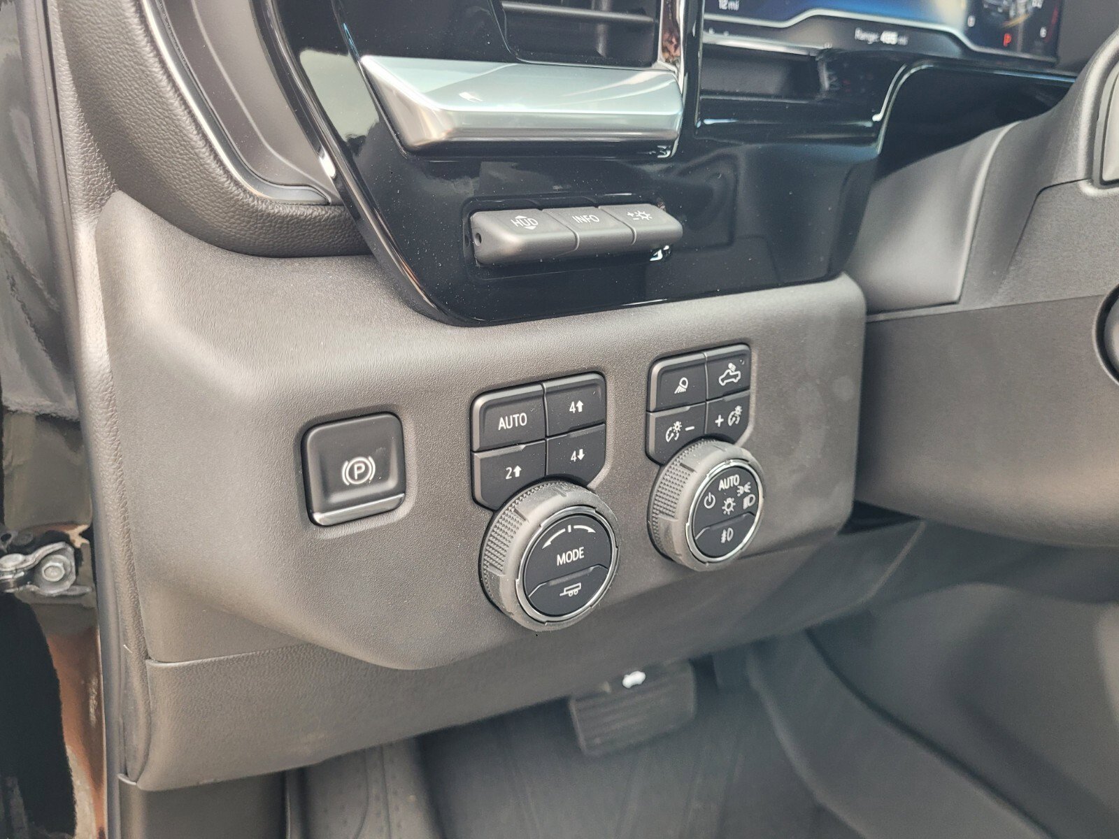 2025 Chevrolet Silverado 1500 High Country - Photo 28