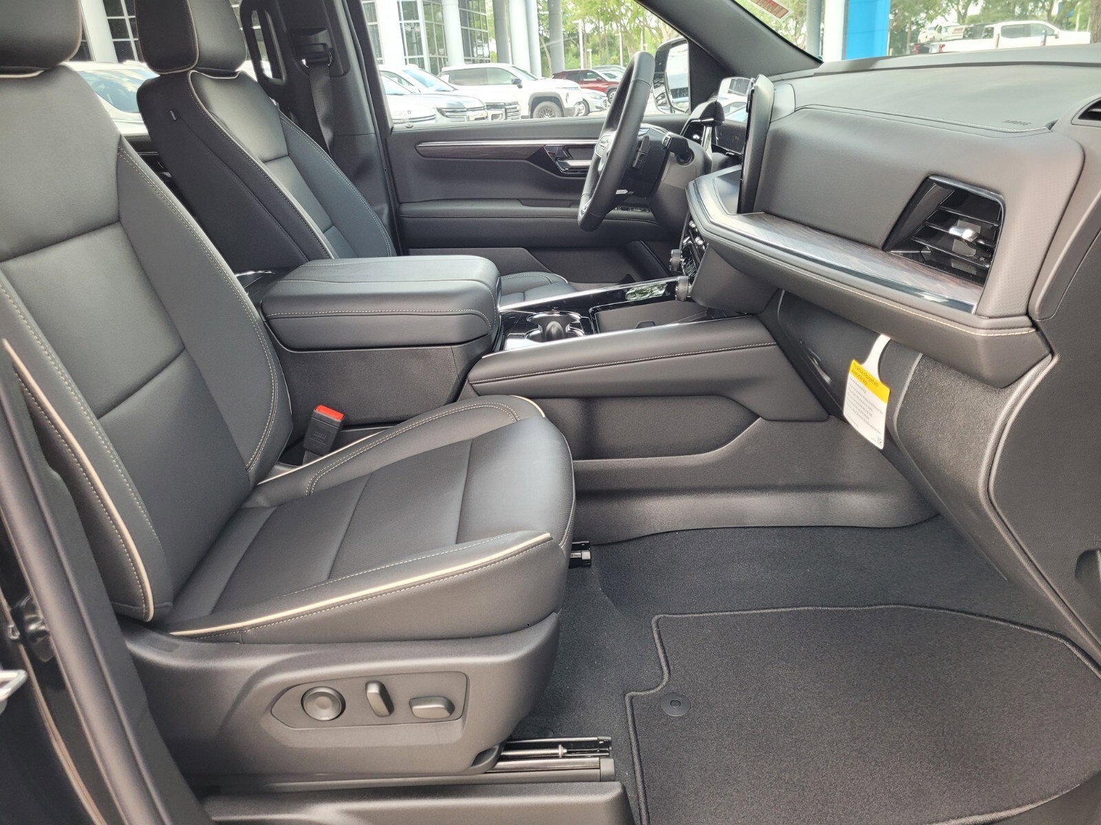 2025 Chevrolet Tahoe Premier - Photo 13