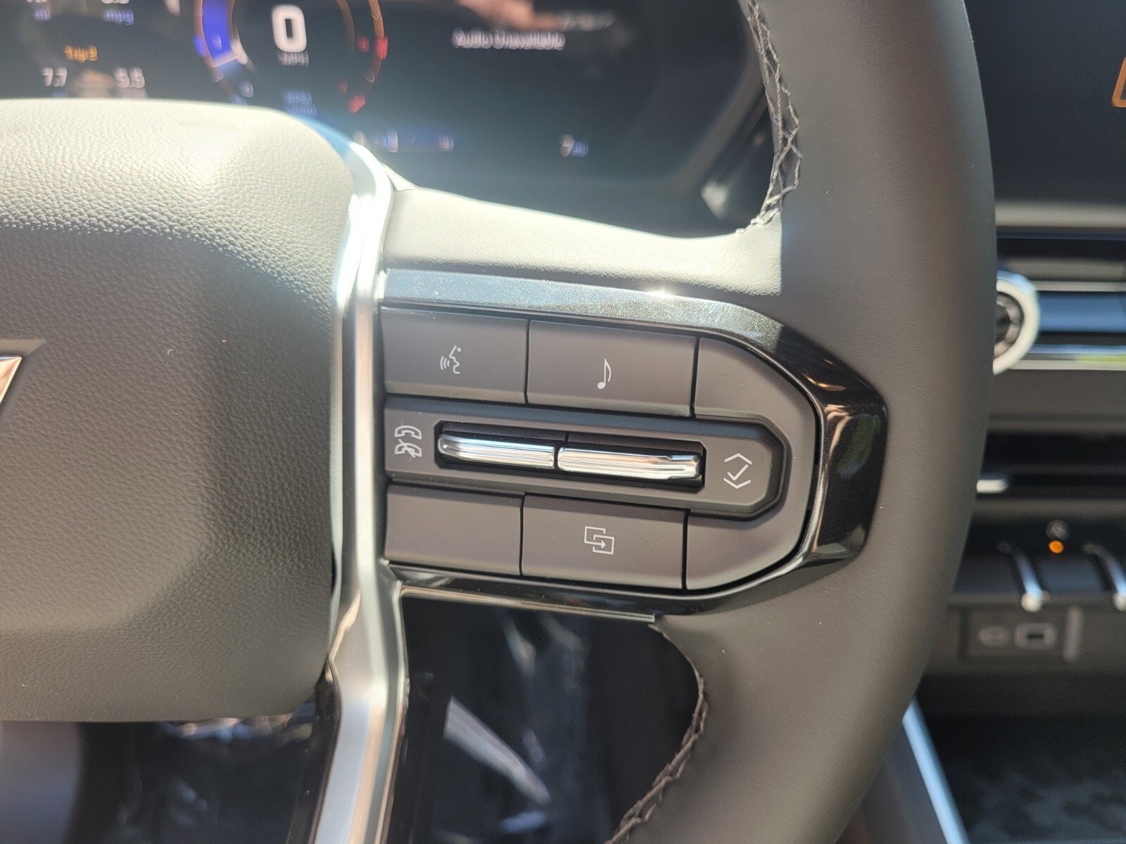 2025 Chevrolet Colorado Work Truck - Photo 36