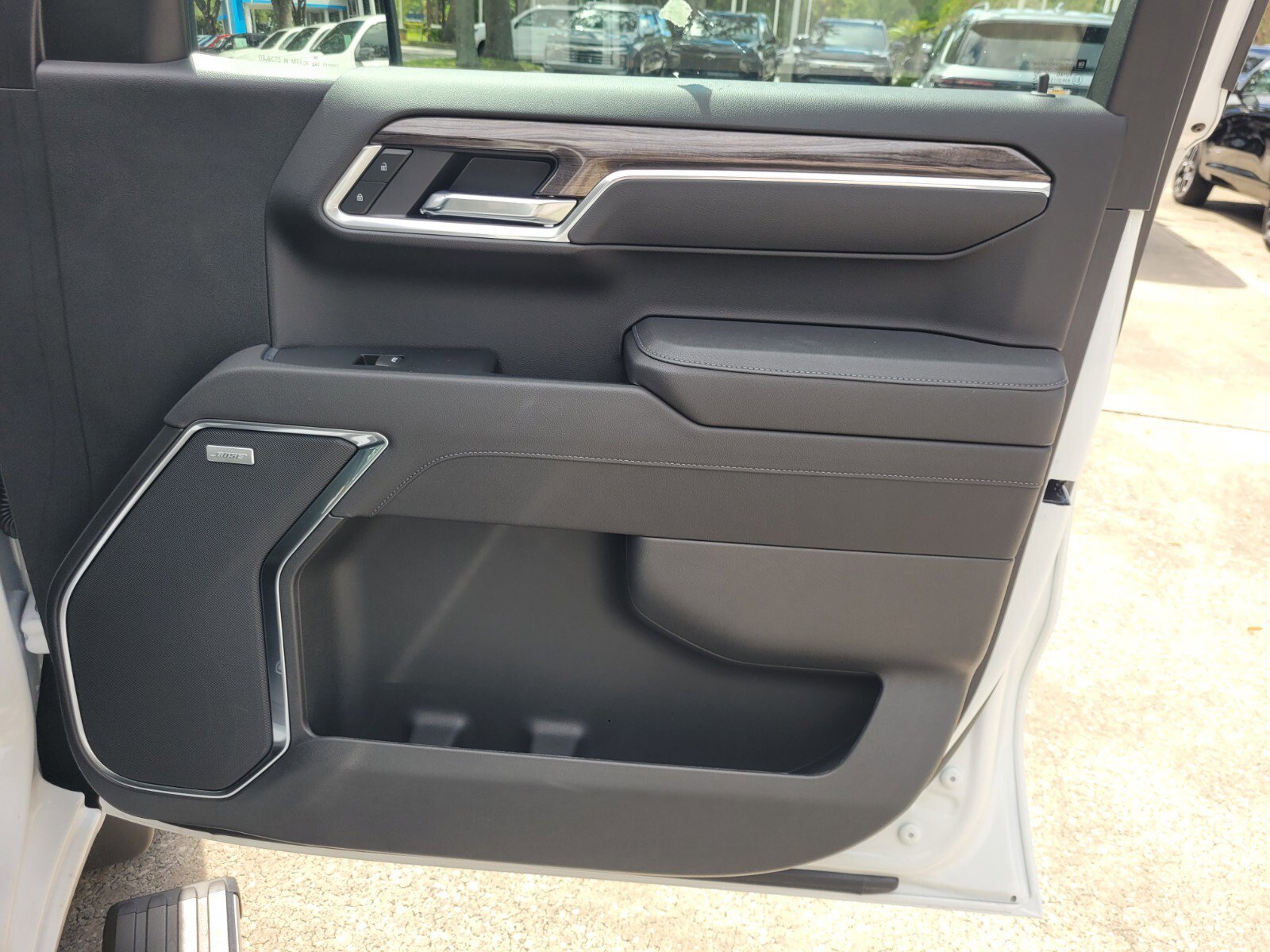 2025 Chevrolet Silverado 1500 LTZ - Photo 14