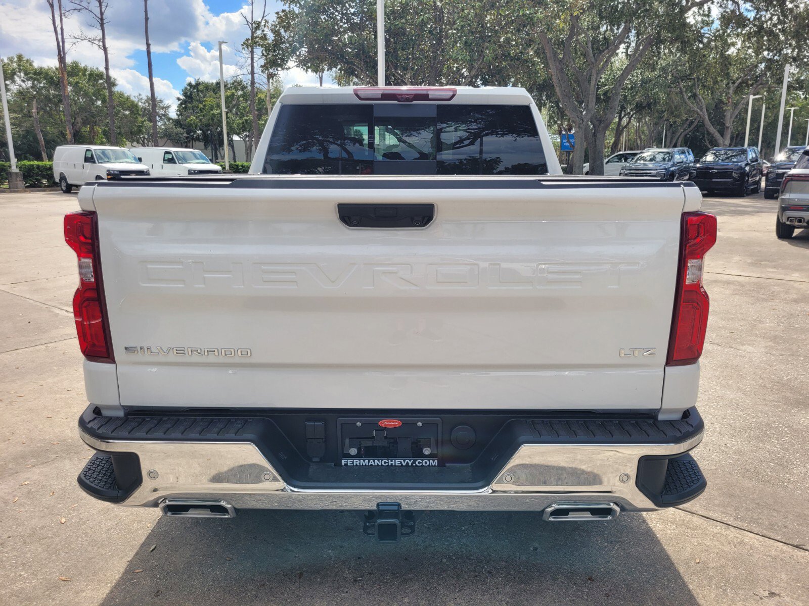 2025 Chevrolet Silverado 1500 LTZ - Photo 7