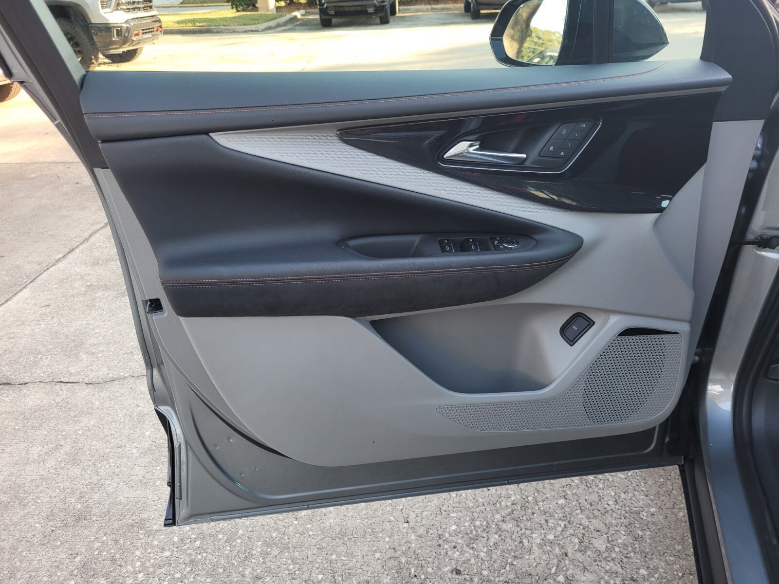 2026 Chevrolet Blazer EV SS - Photo 23