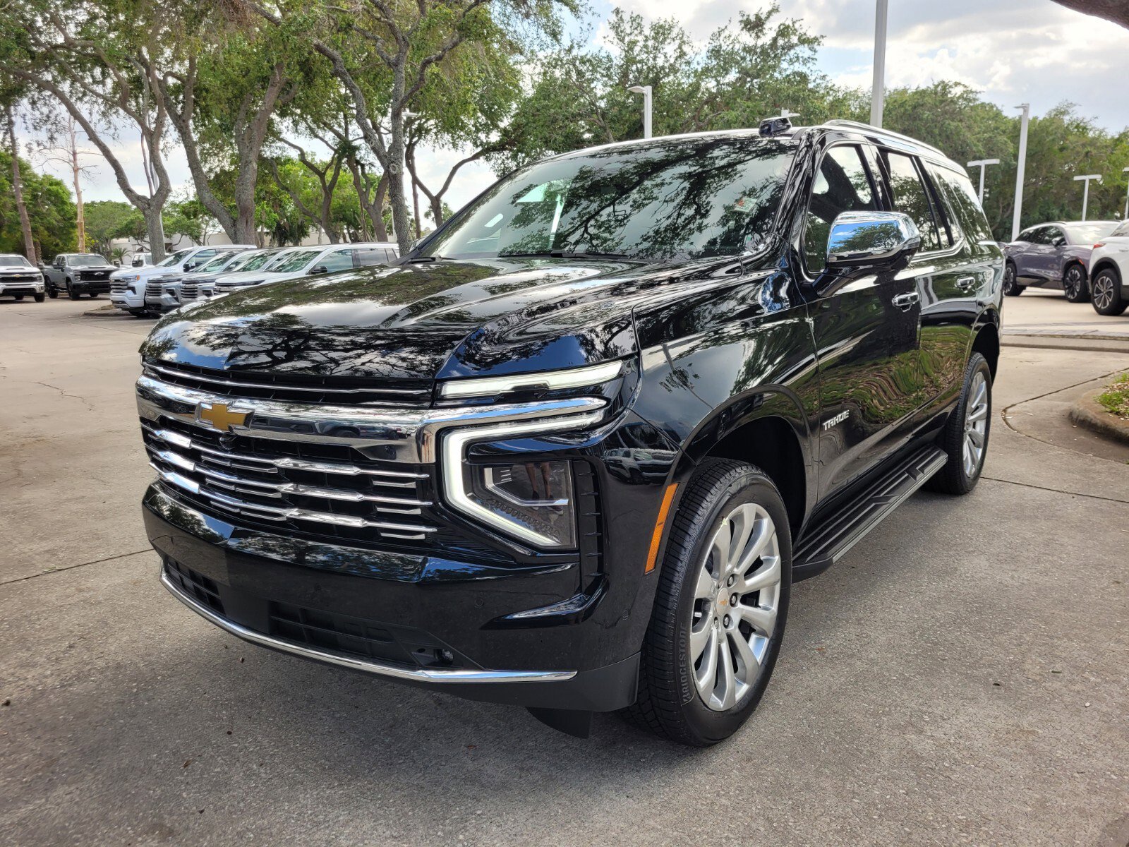 2025 Chevrolet Tahoe Premier - Photo 2