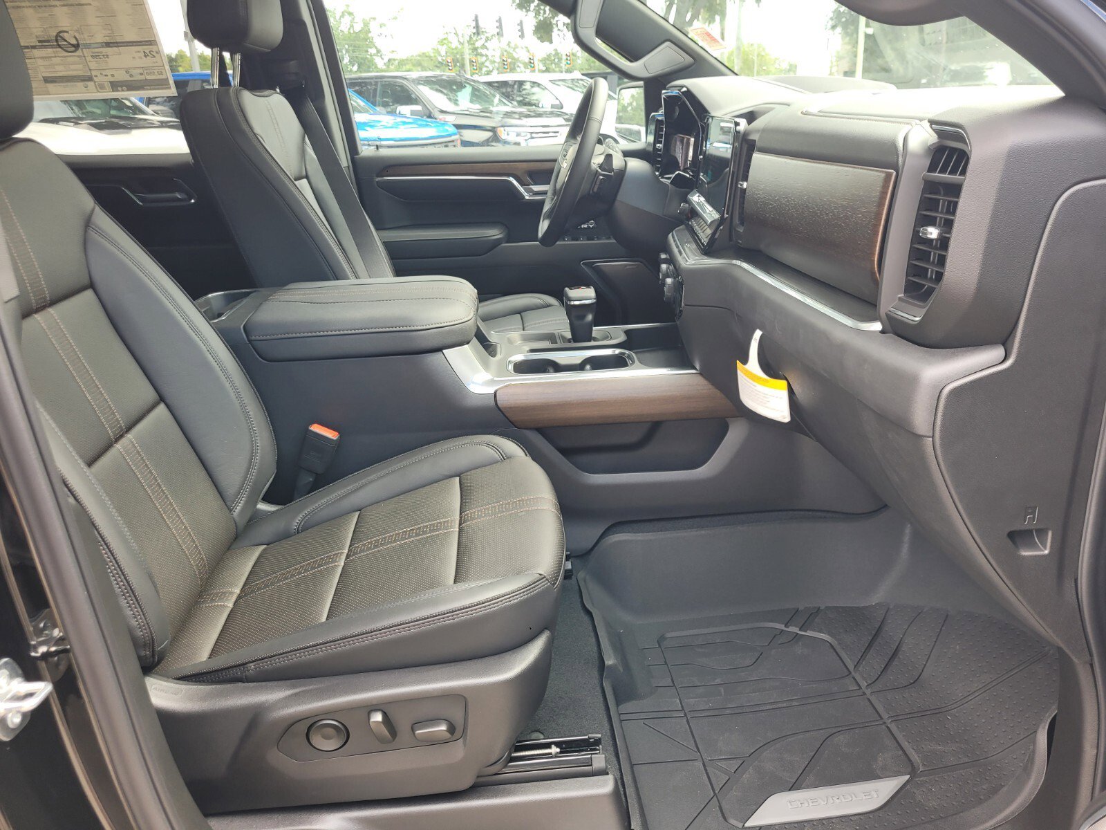 2025 Chevrolet Silverado 1500 High Country - Photo 14