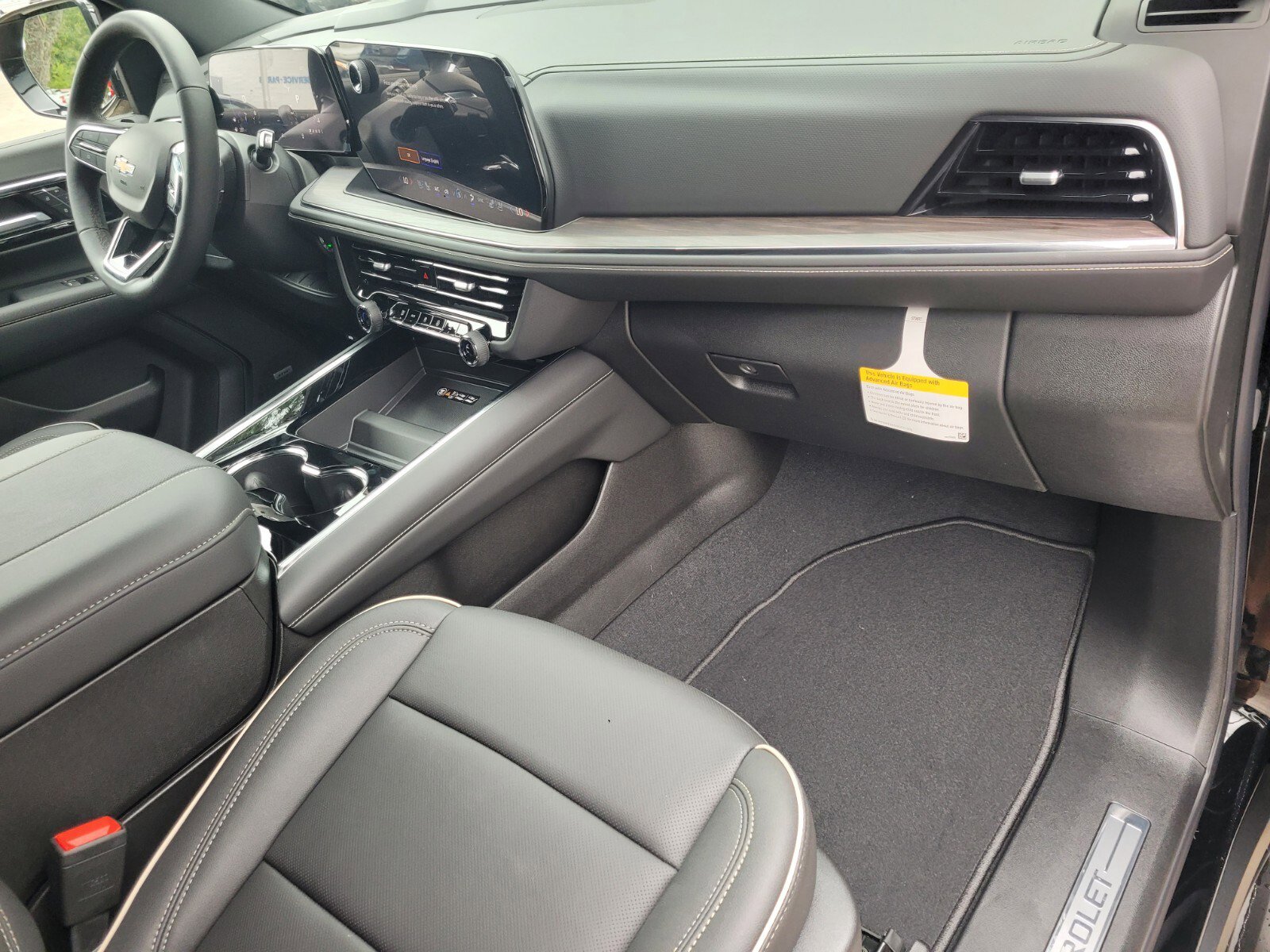 2025 Chevrolet Suburban Premier - Photo 14