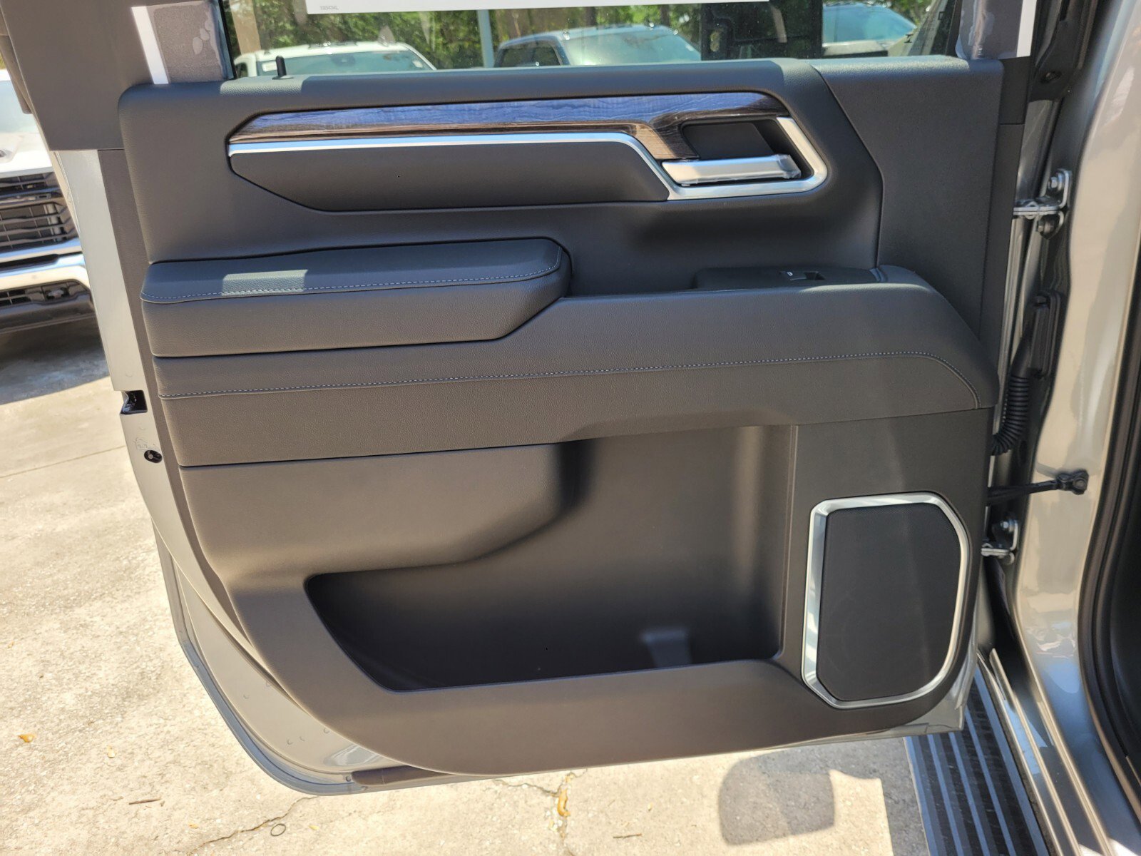 2025 Chevrolet Silverado 2500HD LTZ - Photo 27