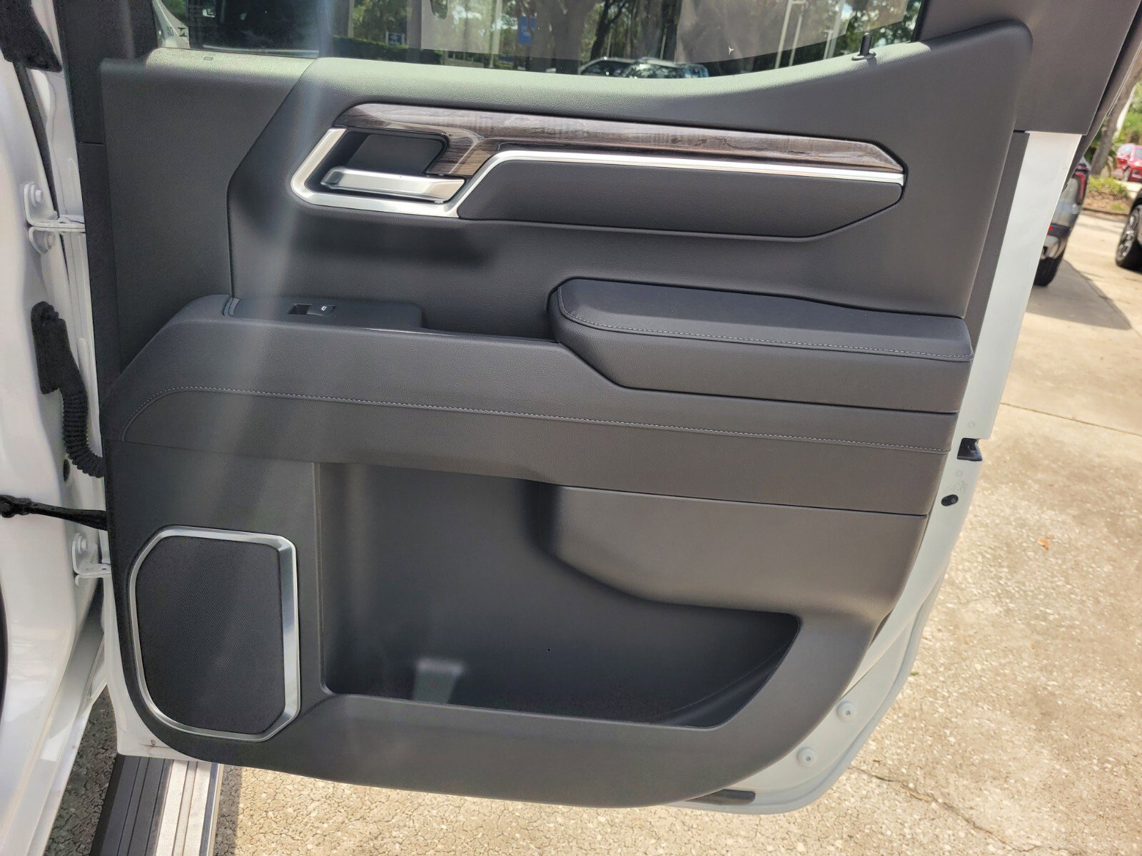 2025 Chevrolet Silverado 1500 LTZ - Photo 19