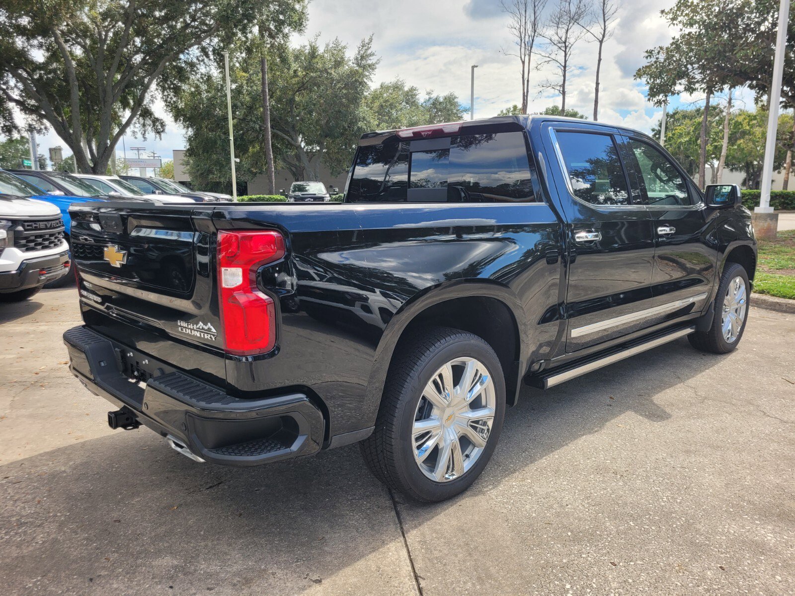 2025 Chevrolet Silverado 1500 High Country - Photo 8
