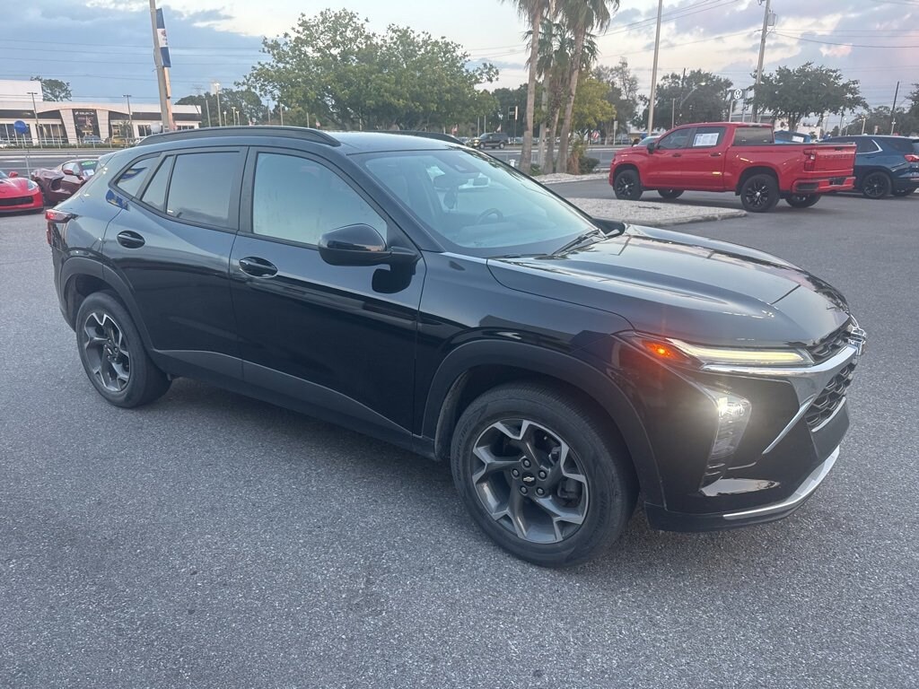 Used 2025 Chevrolet Trax LT SUV
