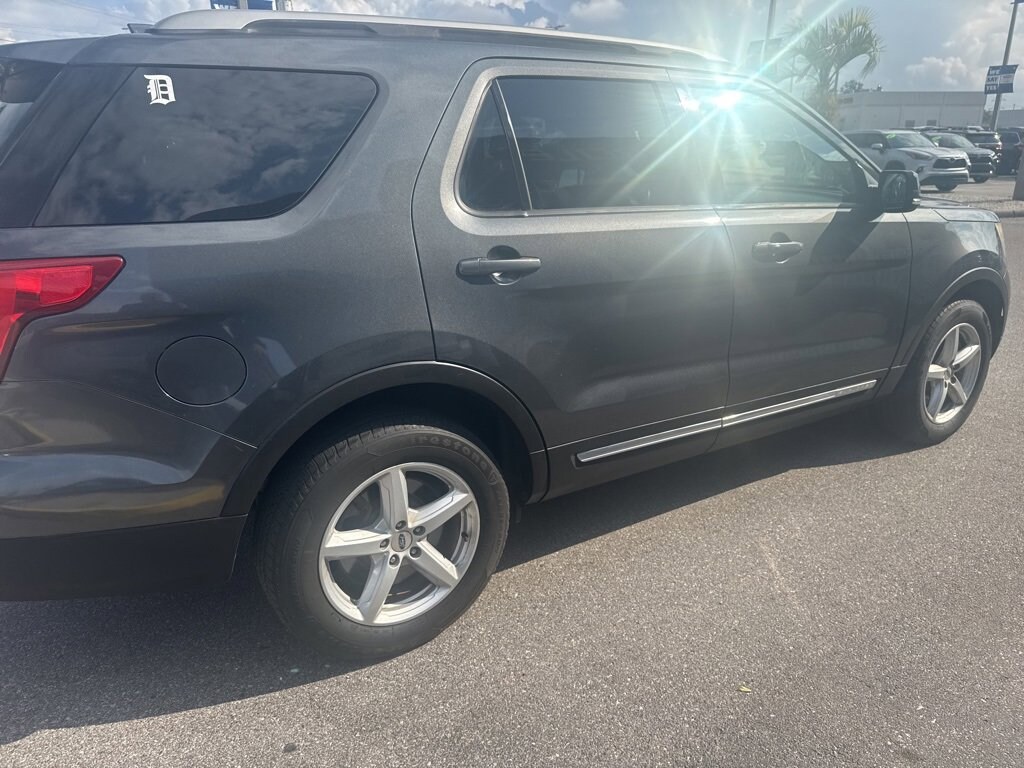 Used 2017 Ford Explorer XLT SUV