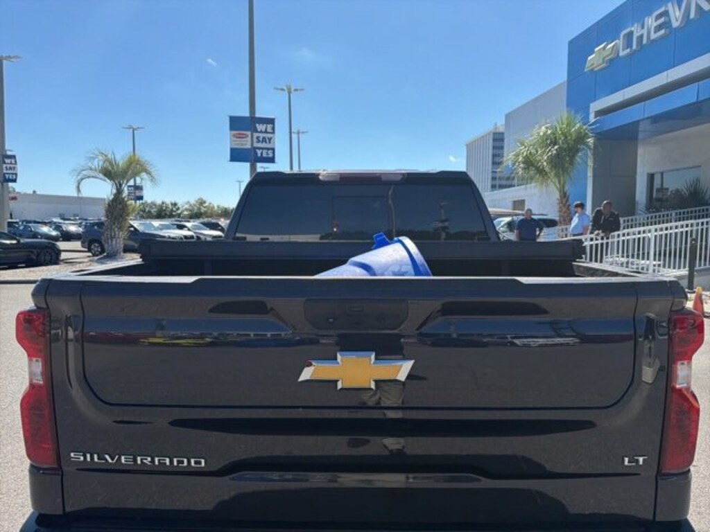 Used 2022 Chevrolet Silverado 1500 LT w/1LT Truck Crew Cab