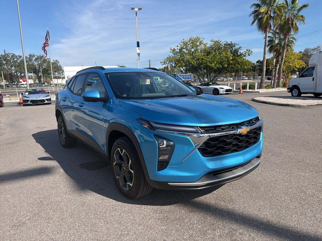 Used 2025 Chevrolet Trax LT SUV