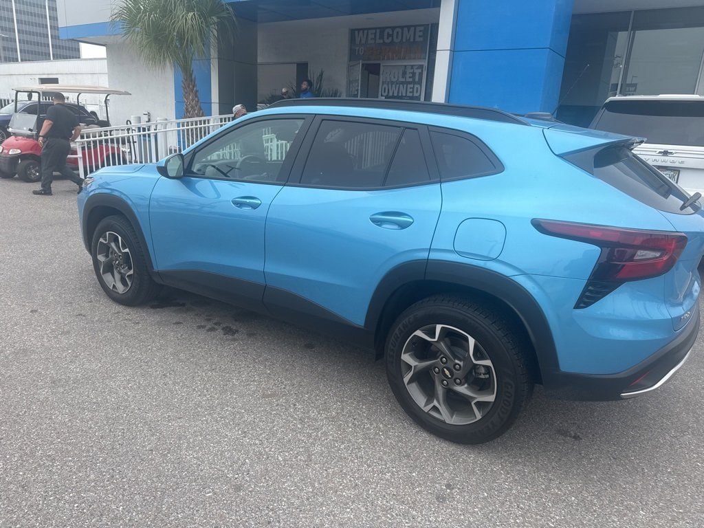 Used 2025 Chevrolet Trax LT SUV