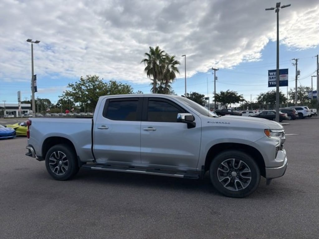Used 2022 Chevrolet Silverado 1500 LT w/1LT Truck Crew Cab