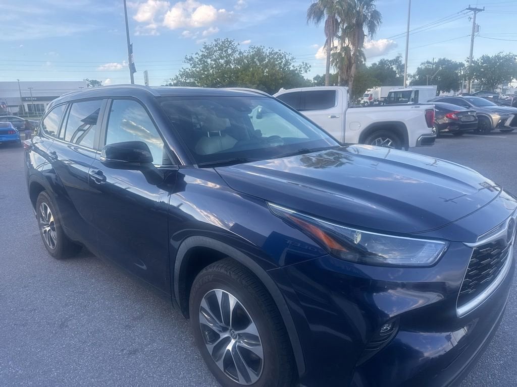 Used 2023 Toyota Highlander XLE SUV