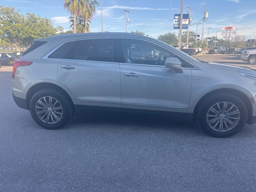 Used 2017 CADILLAC XT5 Luxury SUV