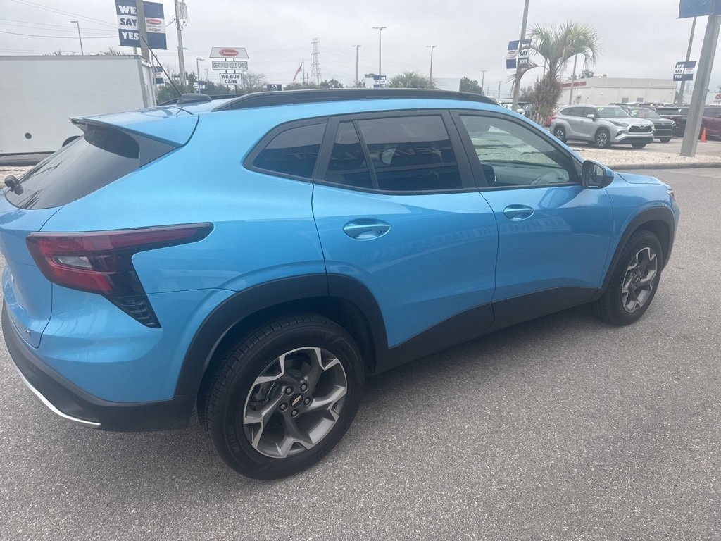 Used 2025 Chevrolet Trax LT SUV