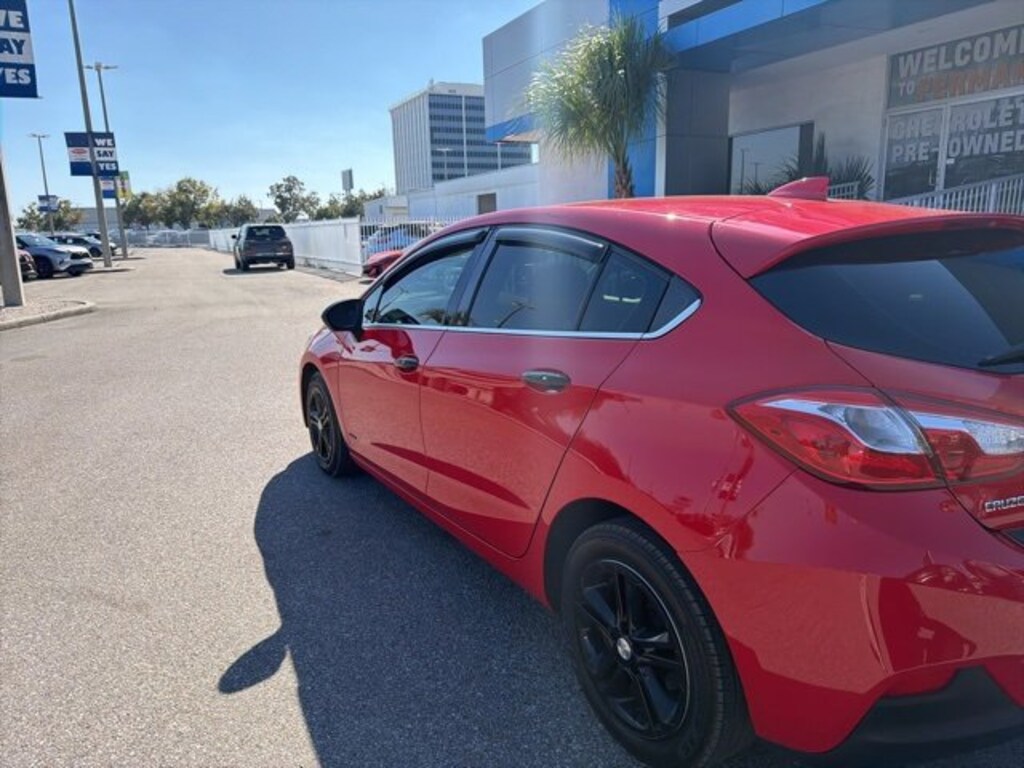 Used 2017 Chevrolet Cruze LT Auto Hatchback