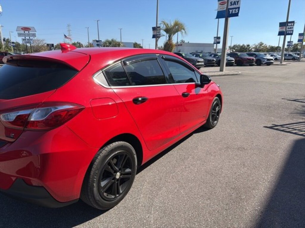 Used 2017 Chevrolet Cruze LT Auto Hatchback