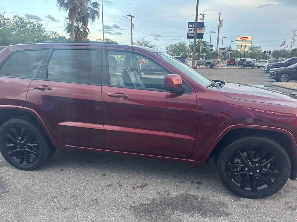 Used 2021 Jeep Grand Cherokee Laredo SUV