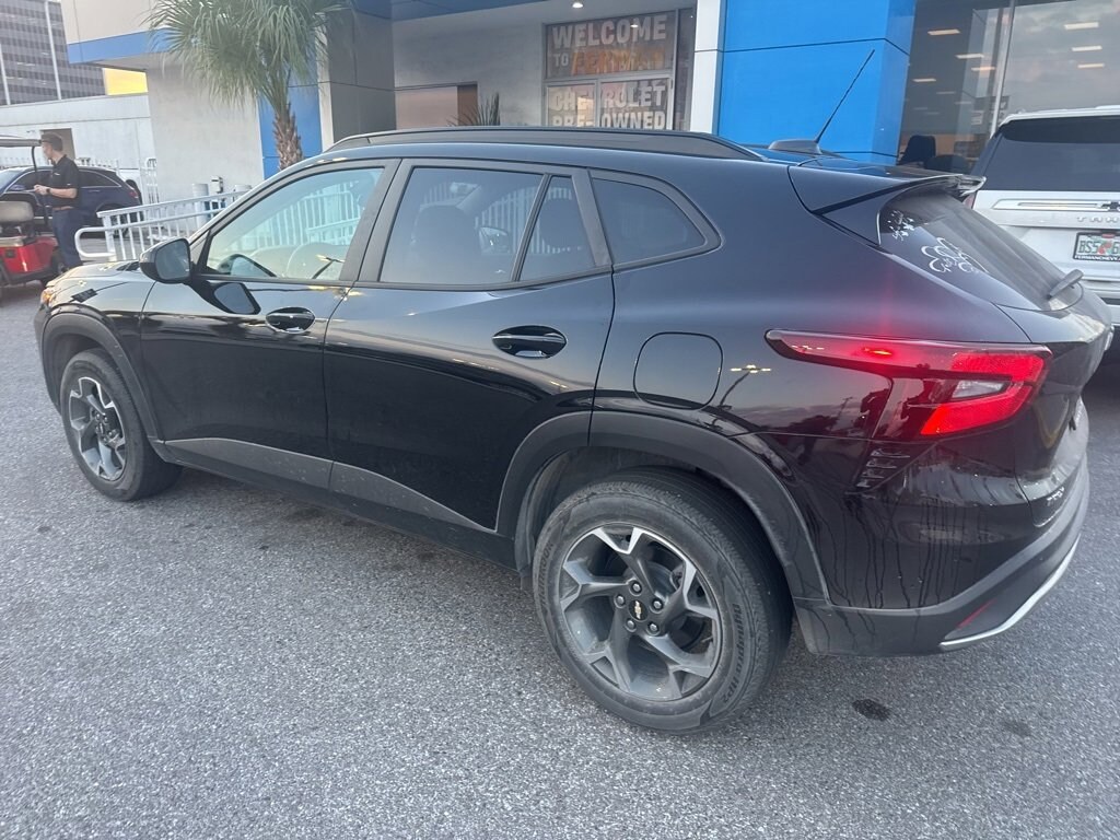 Used 2025 Chevrolet Trax LT SUV