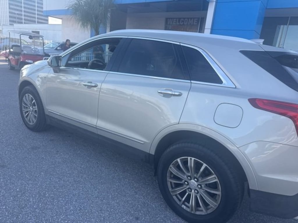 Used 2017 CADILLAC XT5 Luxury SUV