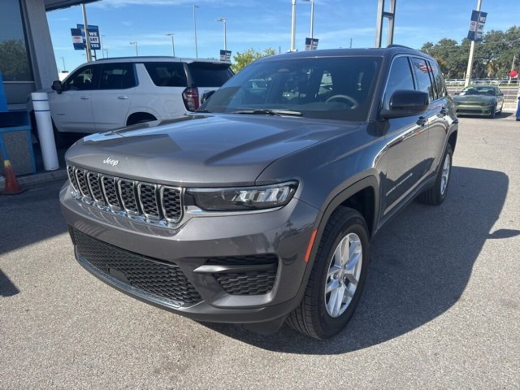 Used 2025 Jeep Grand Cherokee Laredo SUV