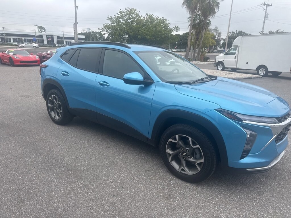 Used 2025 Chevrolet Trax LT SUV