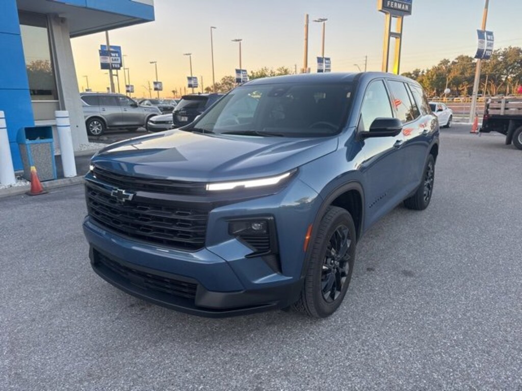 Used 2024 Chevrolet Traverse LS w/2LS SUV