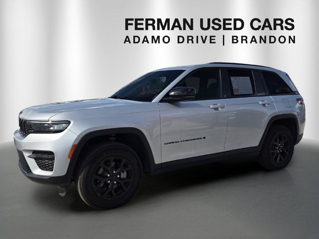 Used 2025 Jeep Grand Cherokee Laredo SUV