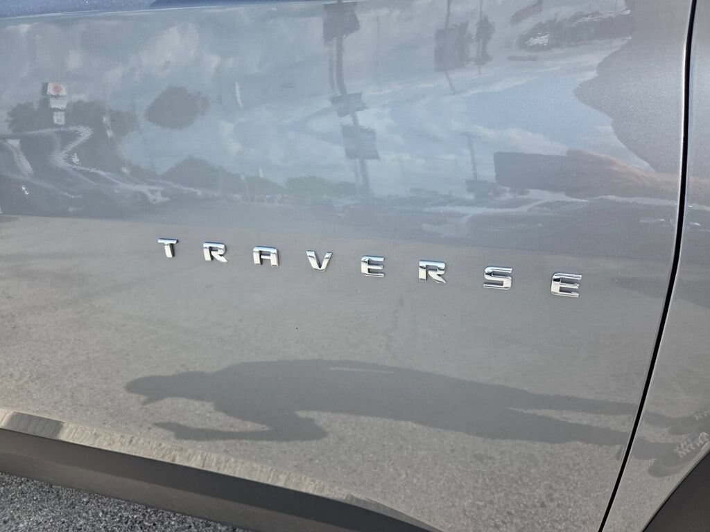 Used 2023 Chevrolet Traverse LT Cloth w/1LT SUV