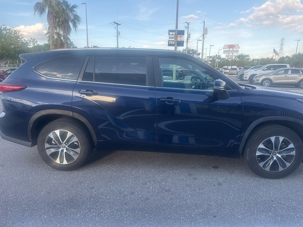 Used 2023 Toyota Highlander XLE SUV