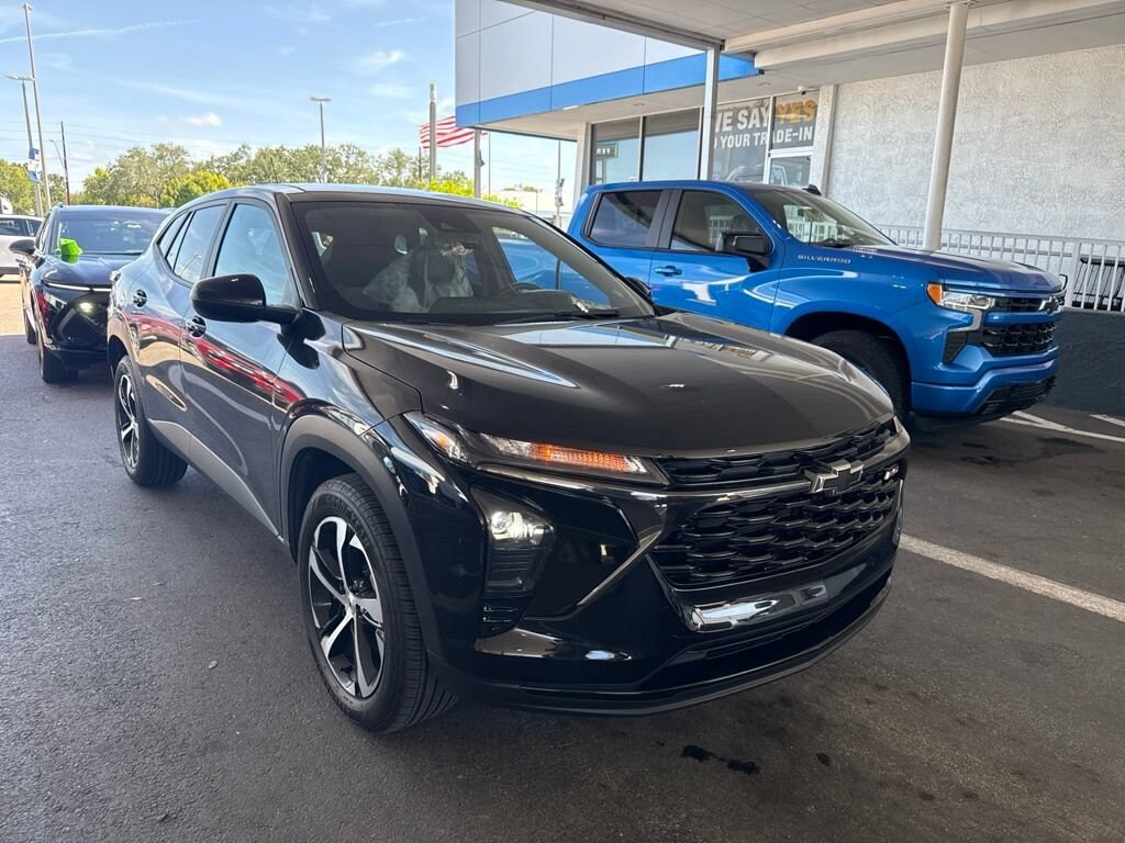 Used 2025 Chevrolet Trax 1RS SUV