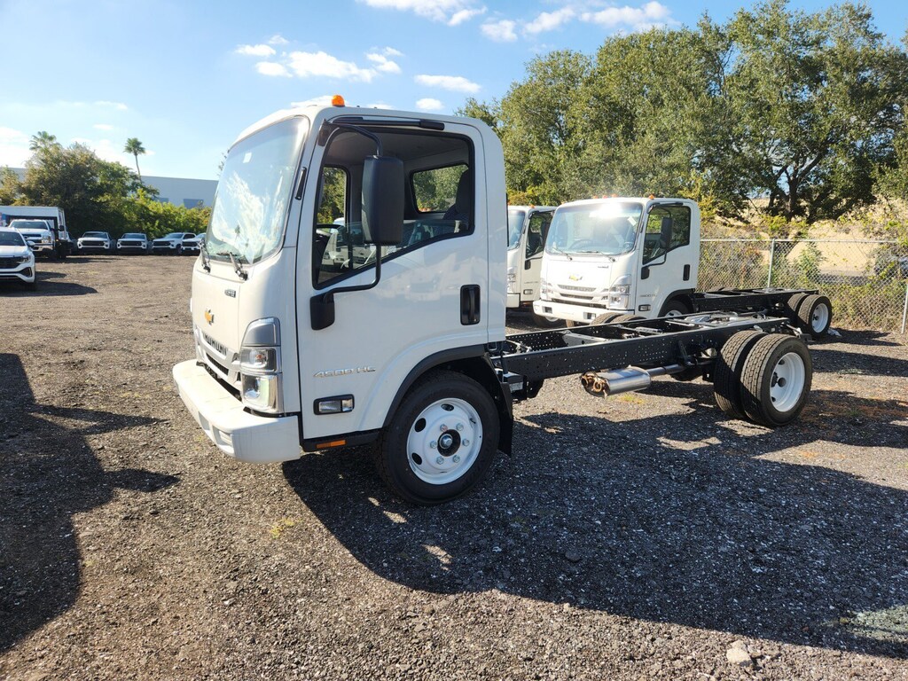 New 2025 Chevrolet 4500 HG LCF Gas 132.5" Wheelbase Truck Regular Cab