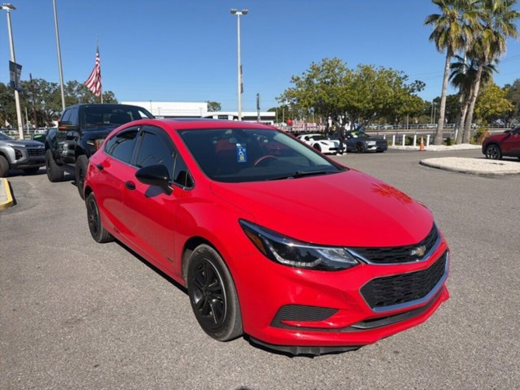 Used 2017 Chevrolet Cruze LT Auto Hatchback