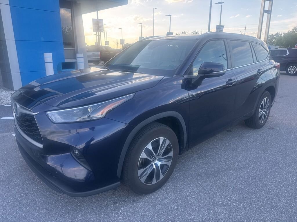 Used 2023 Toyota Highlander XLE SUV