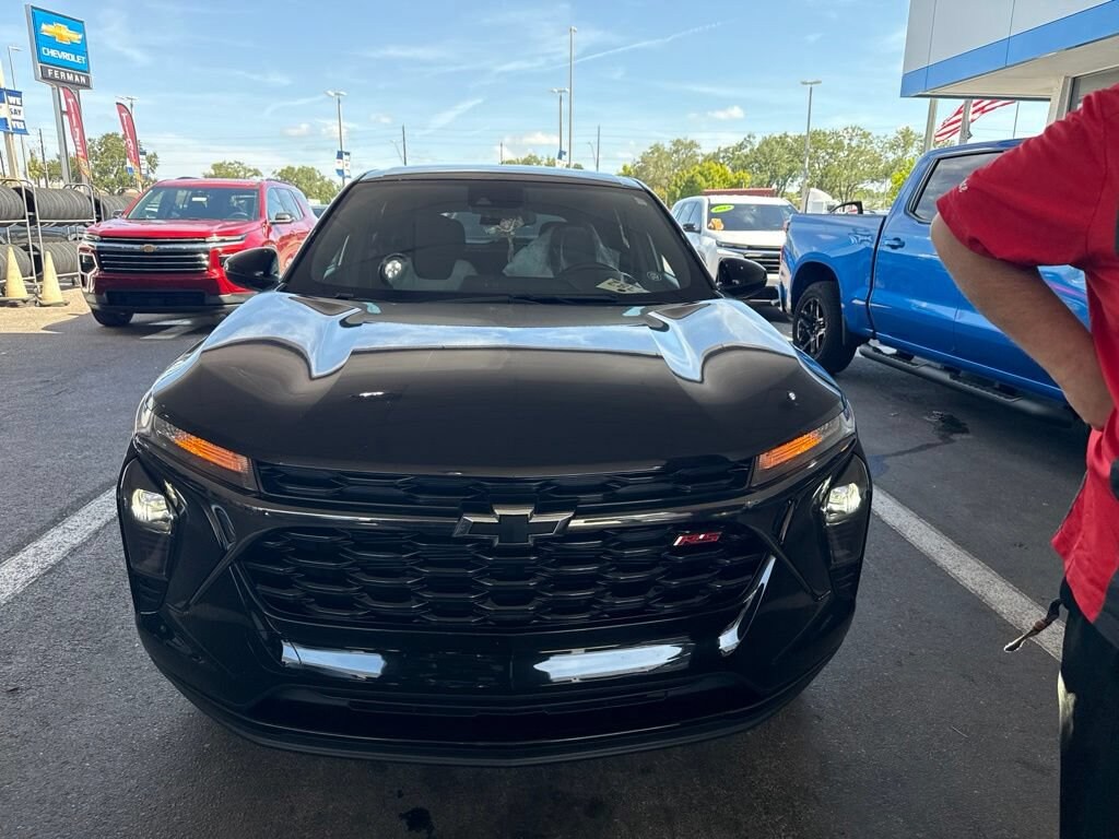 Used 2025 Chevrolet Trax 1RS SUV