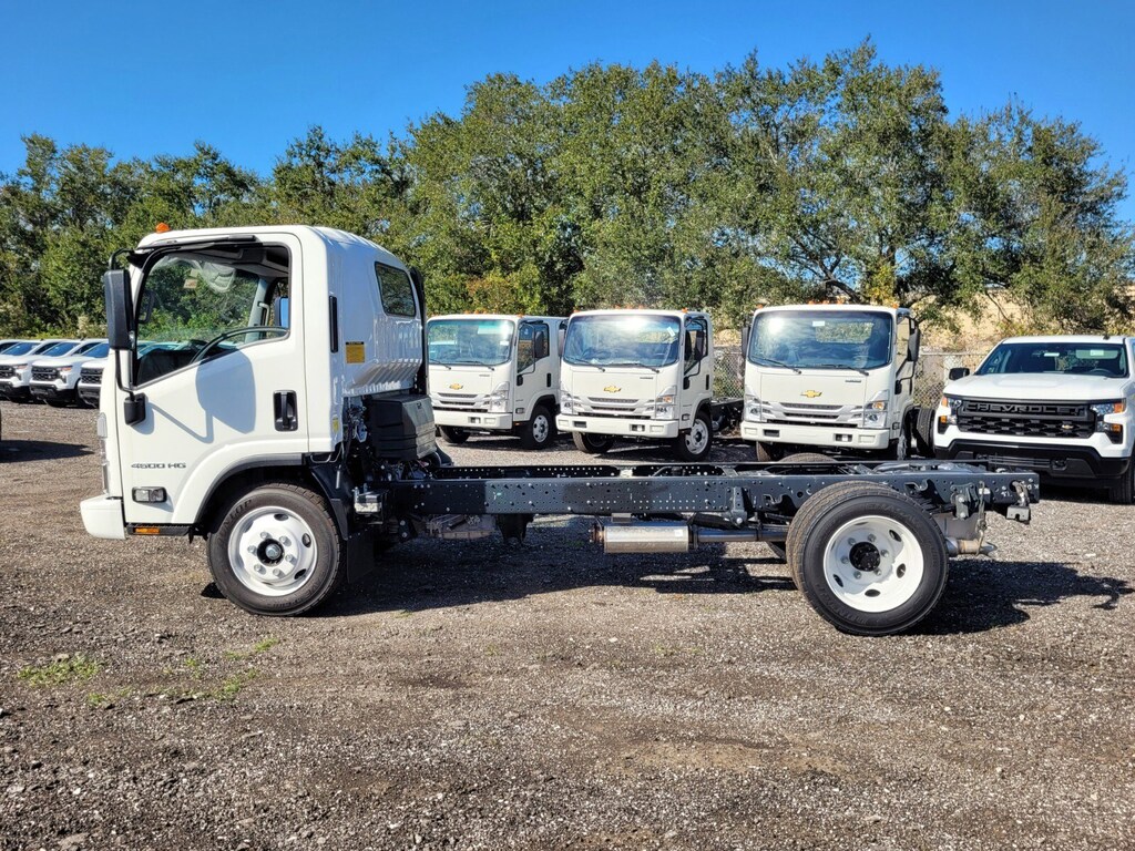 New 2025 Chevrolet 4500 HG LCF Gas 132.5" Wheelbase Truck Regular Cab