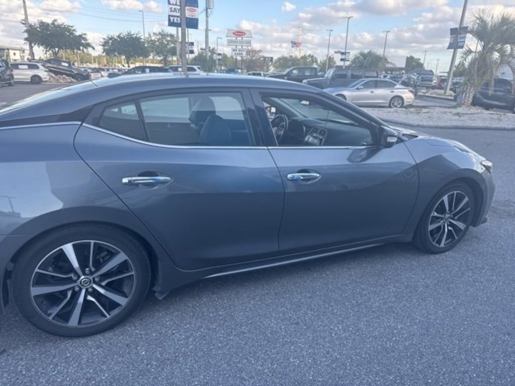 Used 2022 Nissan Maxima SV Sedan