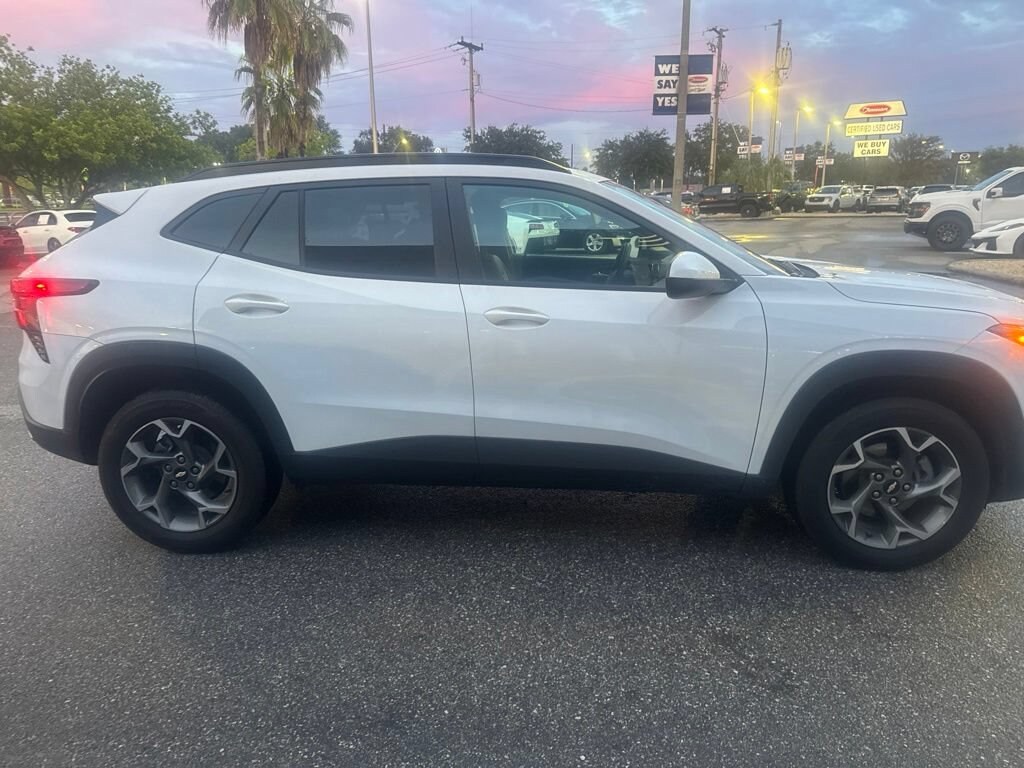 Used 2025 Chevrolet Trax LT SUV