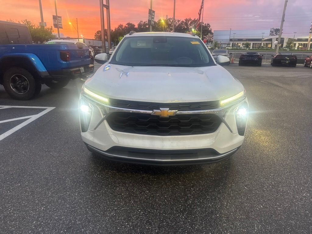 Used 2025 Chevrolet Trax LT SUV