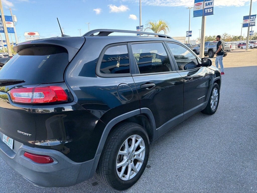 Used 2016 Jeep Cherokee Sport FWD SUV